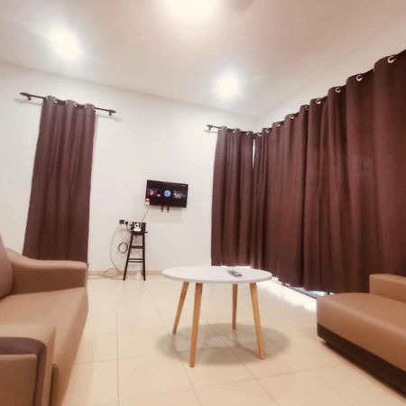 Oyo Homes 90524 D'J Pegaso Serom Homestay Muar Buitenkant foto