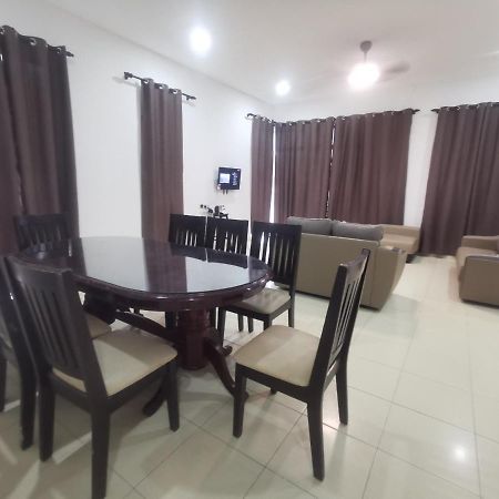Oyo Homes 90524 D'J Pegaso Serom Homestay Muar Buitenkant foto