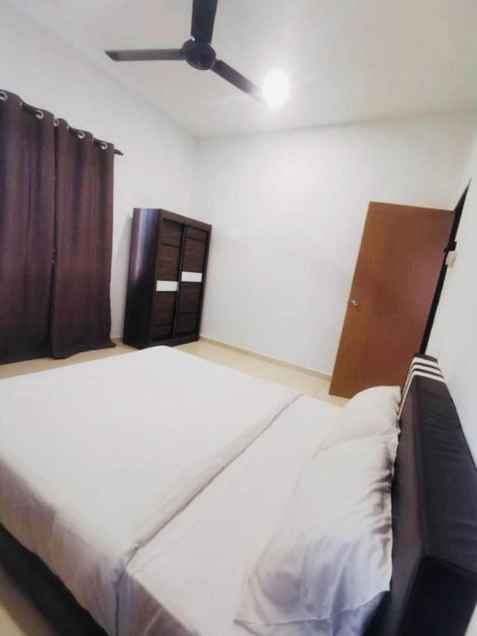 Oyo Homes 90524 D'J Pegaso Serom Homestay Muar Buitenkant foto