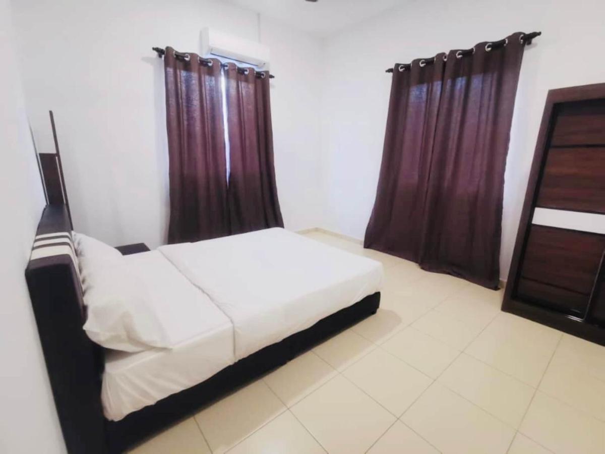 Oyo Homes 90524 D'J Pegaso Serom Homestay Muar Buitenkant foto