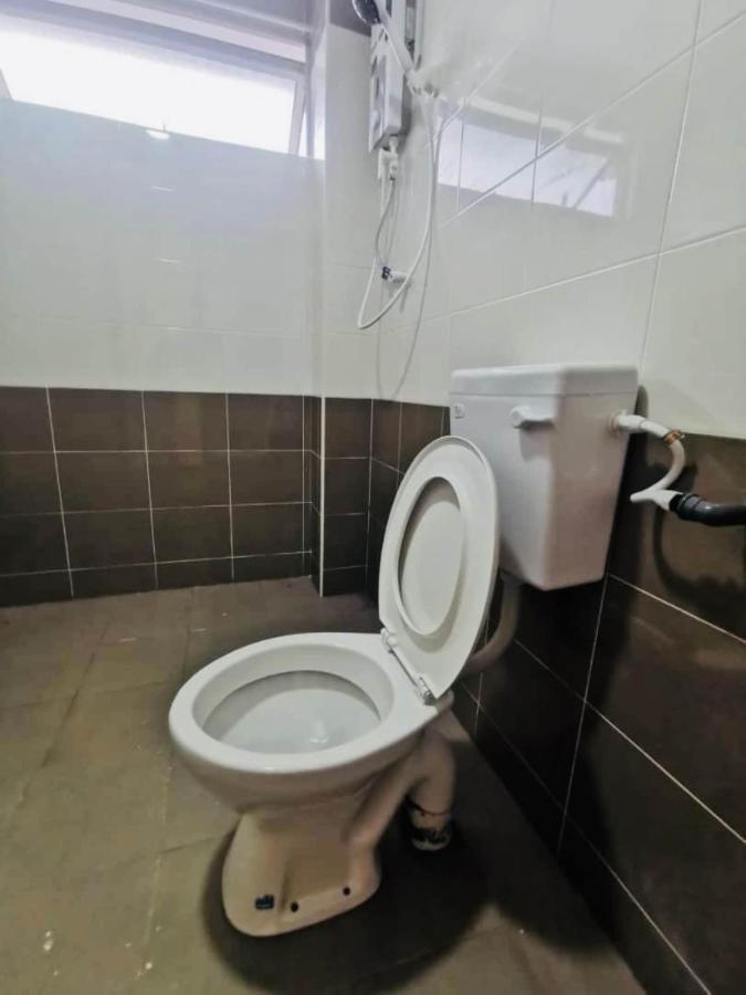 Oyo Homes 90524 D'J Pegaso Serom Homestay Muar Buitenkant foto