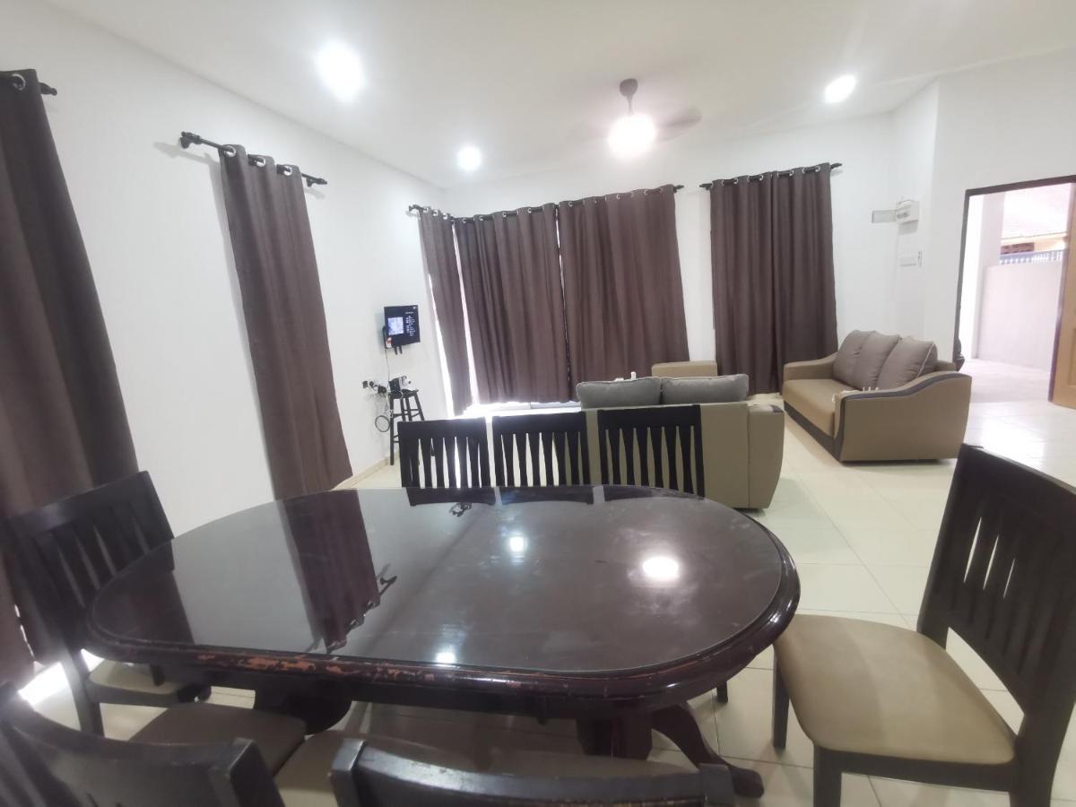 Oyo Homes 90524 D'J Pegaso Serom Homestay Muar Buitenkant foto