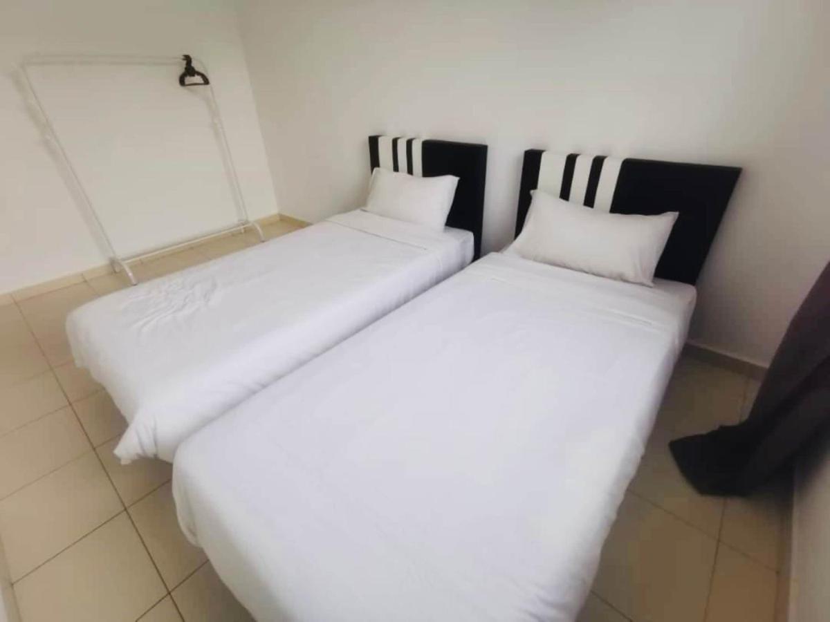 Oyo Homes 90524 D'J Pegaso Serom Homestay Muar Buitenkant foto