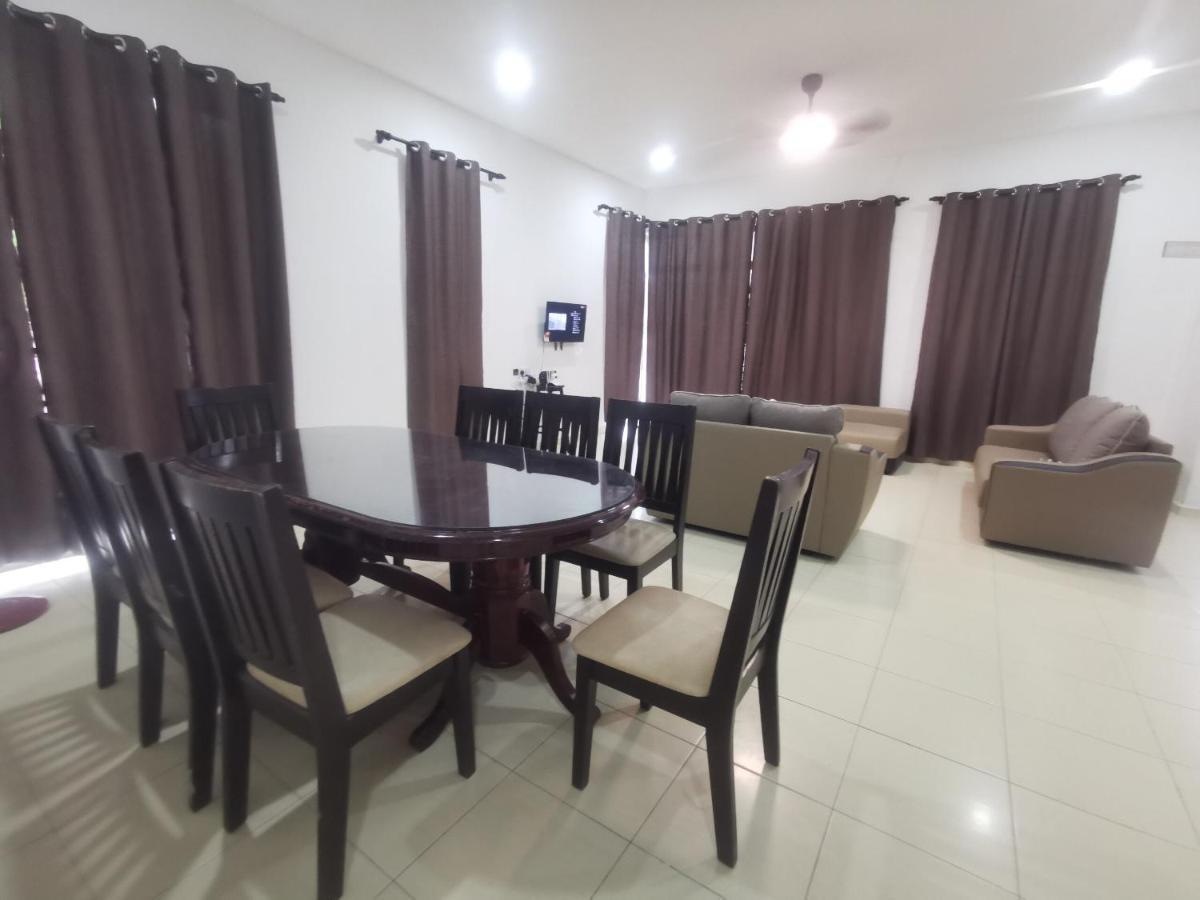 Oyo Homes 90524 D'J Pegaso Serom Homestay Muar Buitenkant foto