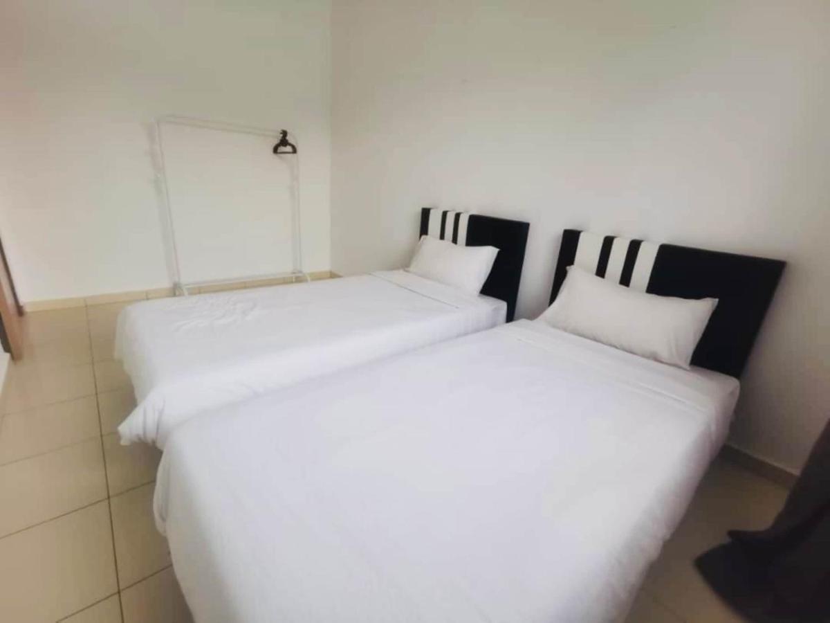 Oyo Homes 90524 D'J Pegaso Serom Homestay Muar Buitenkant foto
