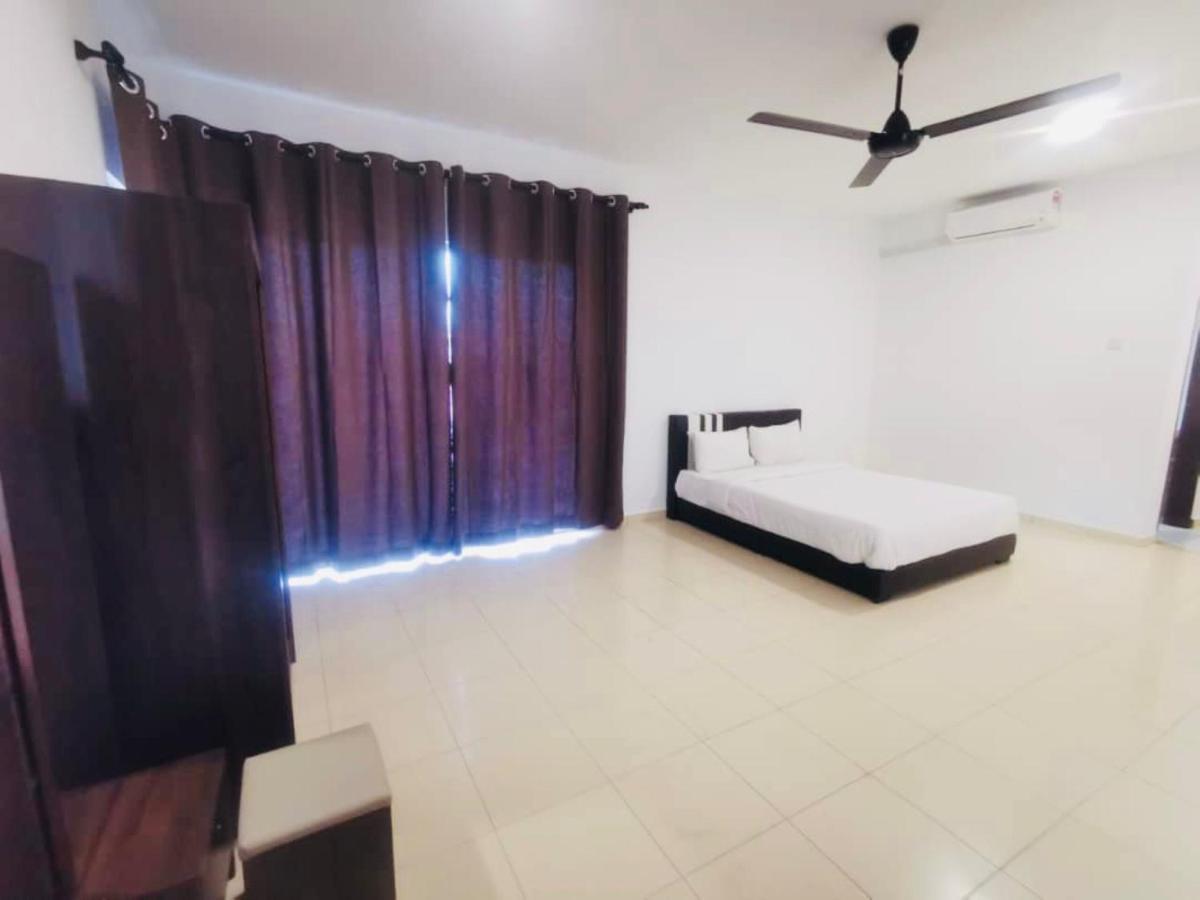 Oyo Homes 90524 D'J Pegaso Serom Homestay Muar Buitenkant foto