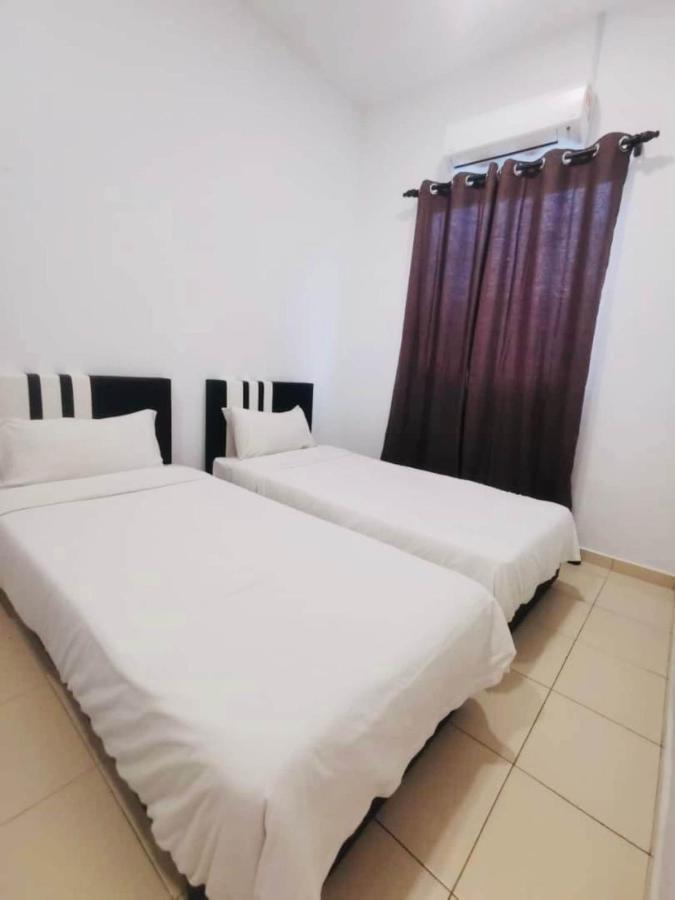 Oyo Homes 90524 D'J Pegaso Serom Homestay Muar Buitenkant foto