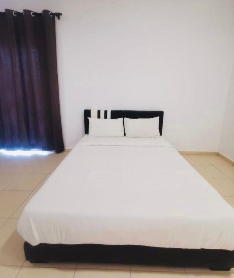 Oyo Homes 90524 D'J Pegaso Serom Homestay Muar Buitenkant foto